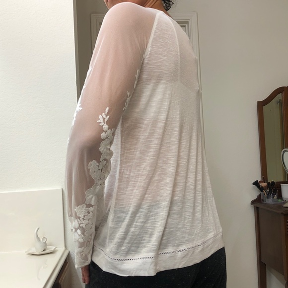 Buffalo by David Britton Lacey Henley Blouse - Picture 4 of 6